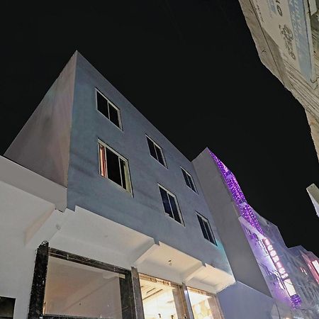 Townhouse Tark Inn New Delhi Exteriör bild