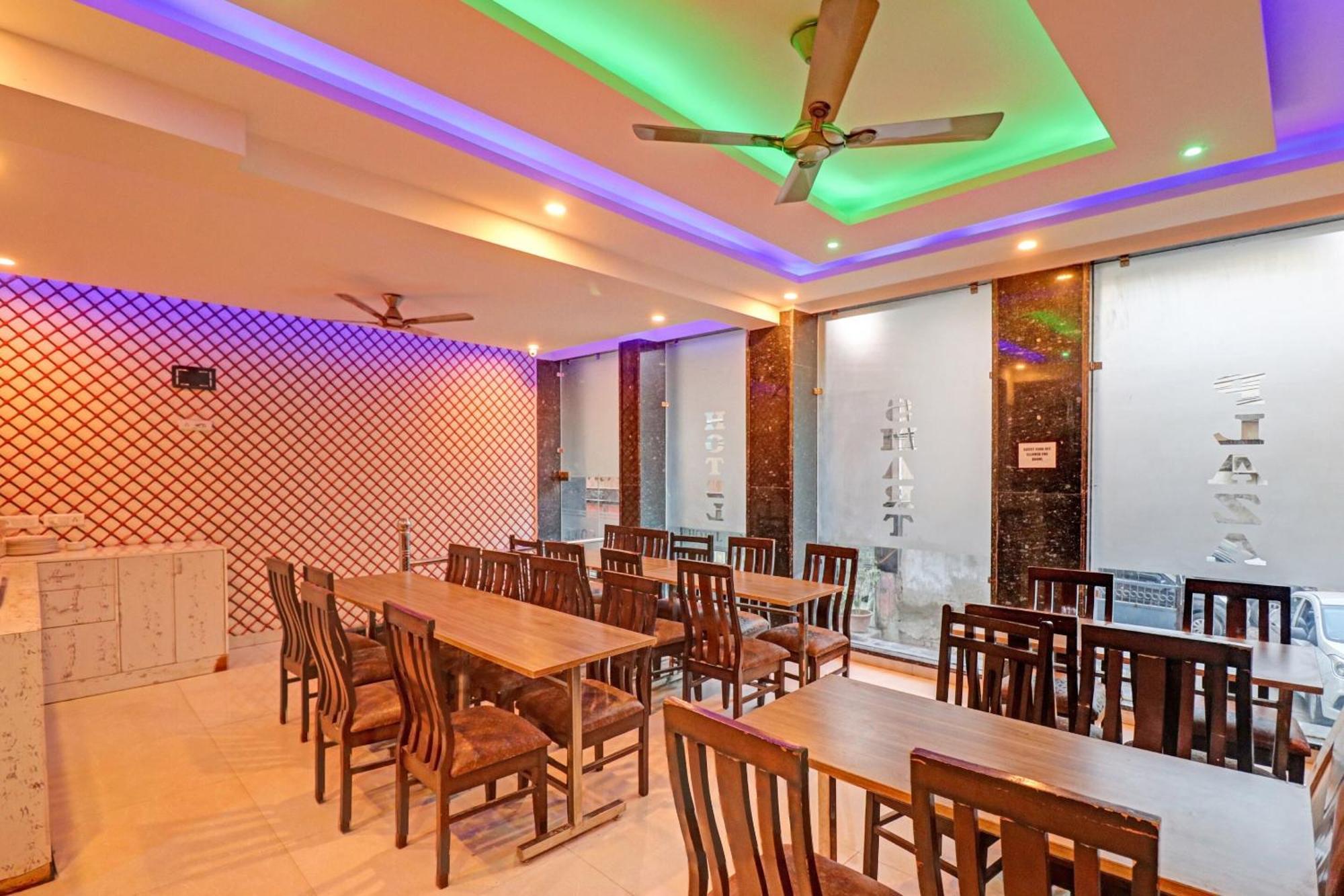 Townhouse Tark Inn New Delhi Exteriör bild