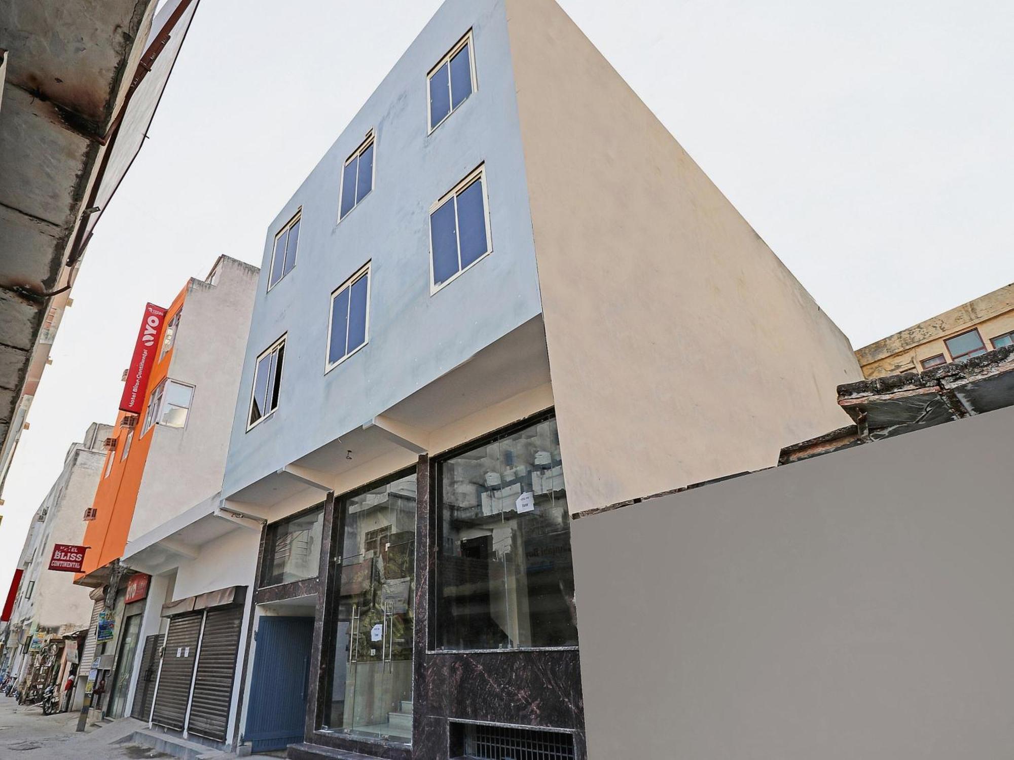 Townhouse Tark Inn New Delhi Exteriör bild