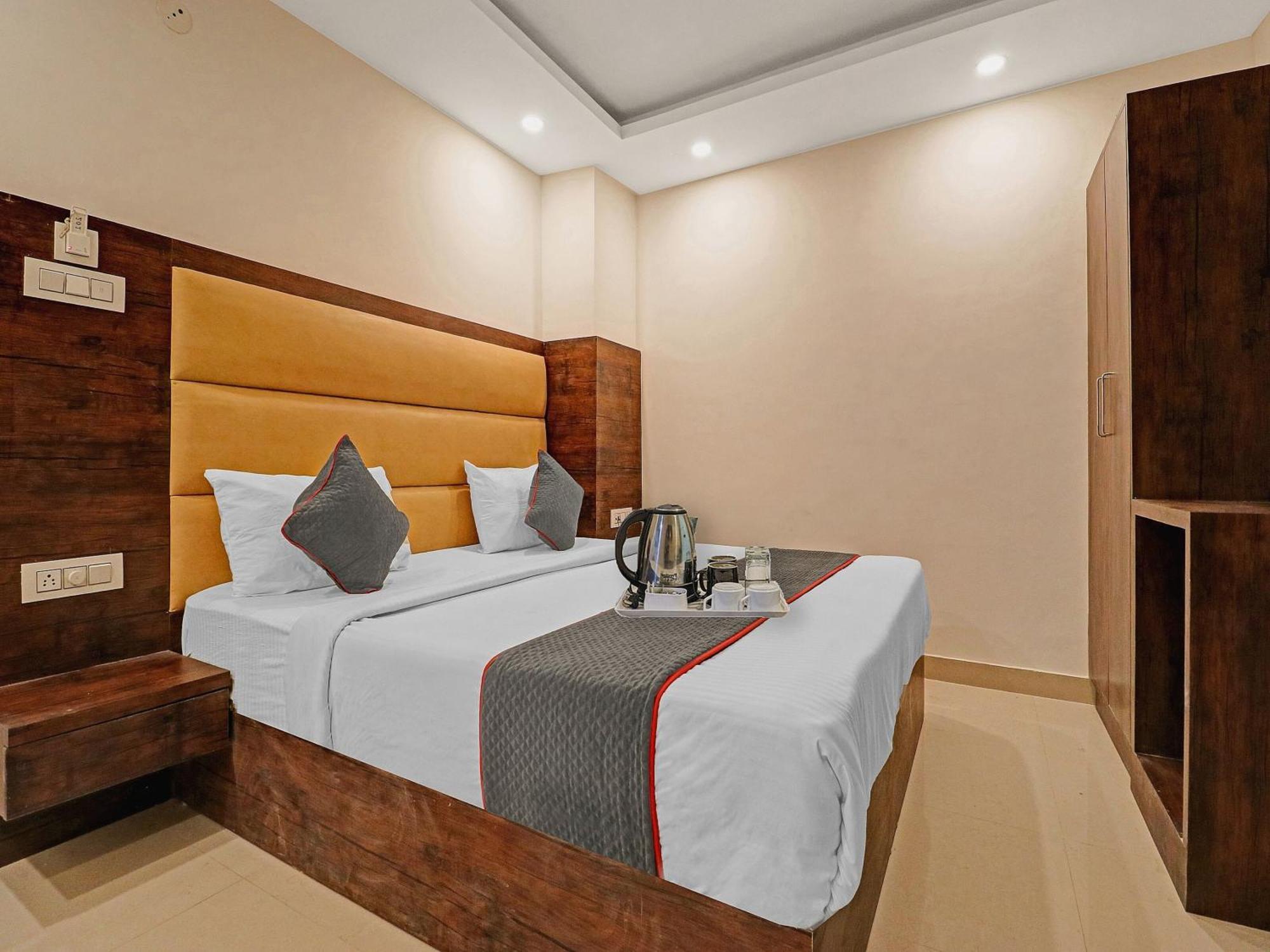 Townhouse Tark Inn New Delhi Exteriör bild